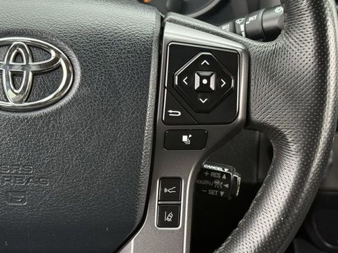 Used 2018 Toyota Tacoma TRD Off-Road image 16