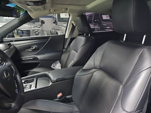 Used 2023 Lexus ES 350 image 6