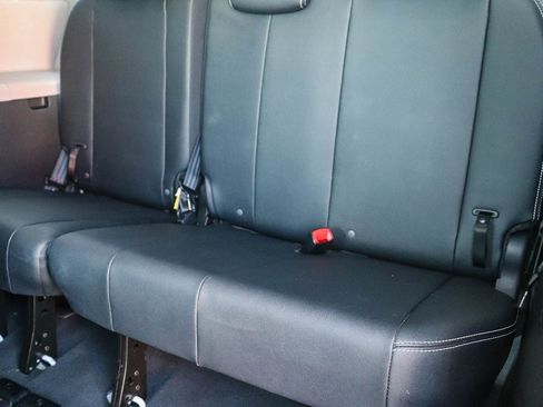 Certified 2020 Toyota Sienna SE w/ Nightshade Edition FWD image 19