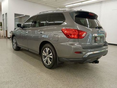 Used 2019 Nissan Pathfinder S FWD image 4