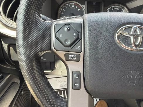 Used 2016 Toyota Tacoma Limited w/ Towing Package AWD/4WD image 19