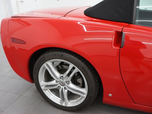 Used 2006 Chevrolet Corvette Convertible w/ Preferred Equipment Group RWD image 20