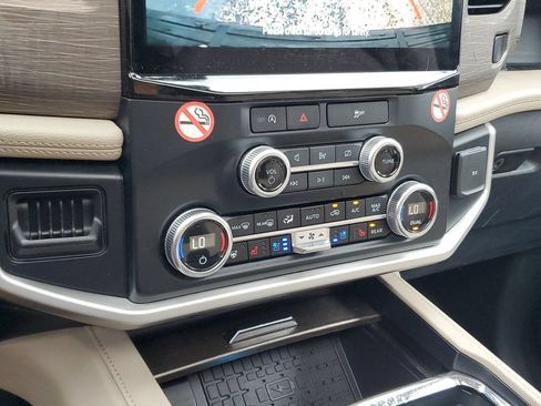 Used 2024 Ford Expedition Max Limited RWD image 29