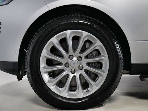 Used 2020 Land Rover Range Rover HSE image 9