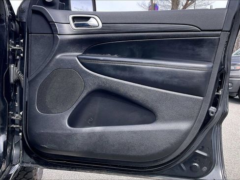 Used 2020 Jeep Grand Cherokee Altitude image 11