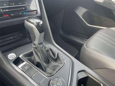 Used 2022 Volkswagen Tiguan SE R-Line image 30