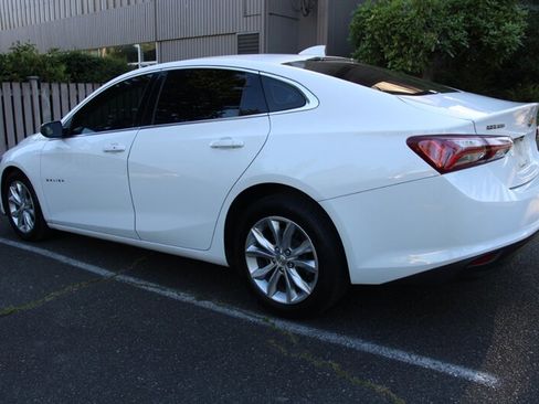 Used 2019 Chevrolet Malibu LT FWD image 4