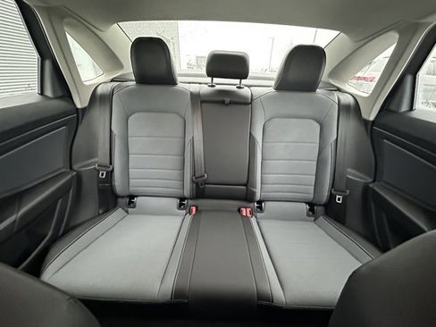 Certified 2025 Volkswagen Jetta SE image 24