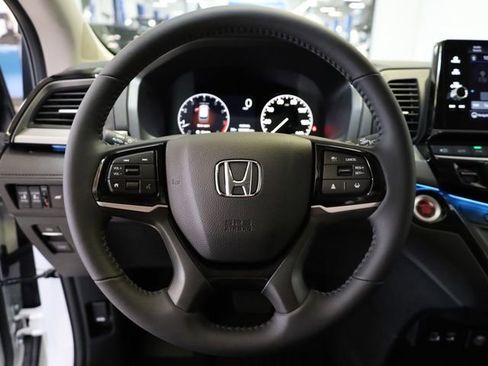 New 2026 Honda Odyssey Touring image 13