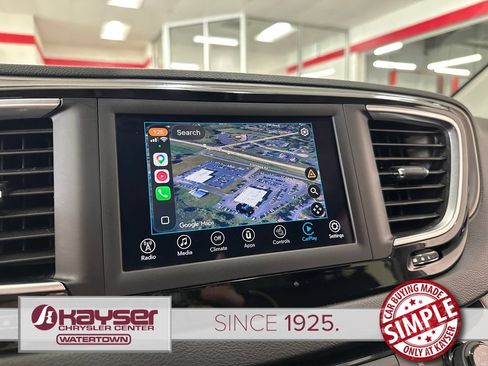 Used 2020 Chrysler Pacifica Touring-L FWD image 25