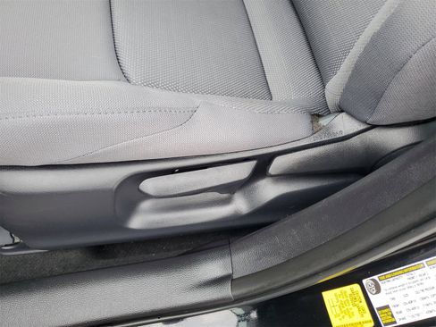 Used 2024 Toyota Corolla SE image 18