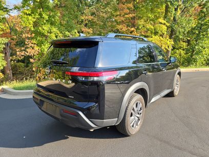 Used 2025 Nissan Pathfinder SV