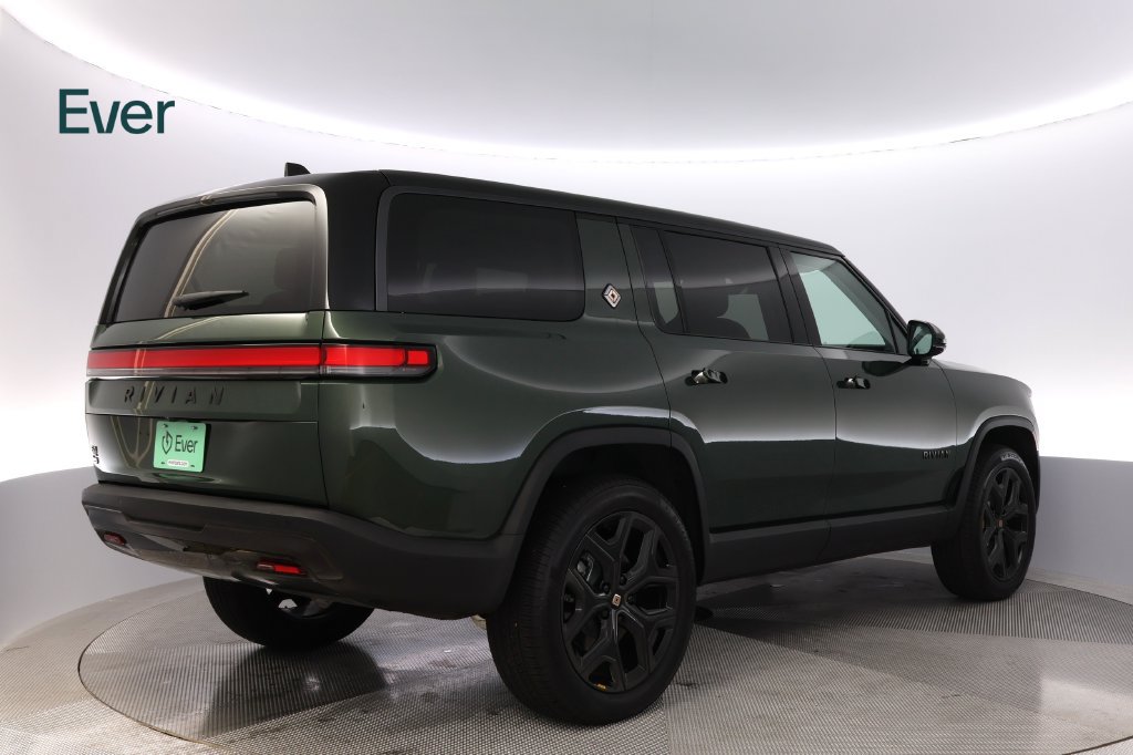 Used 2025 Rivian R1S Adventure Dual AWD/4WD image 3