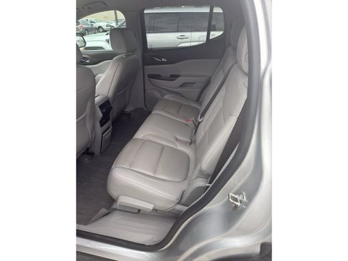 Used 2017 GMC Acadia SLT image 4