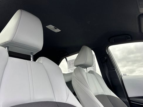 Used 2022 Toyota Corolla XSE image 17