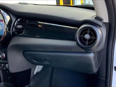 Certified 2024 MINI Cooper S image 17