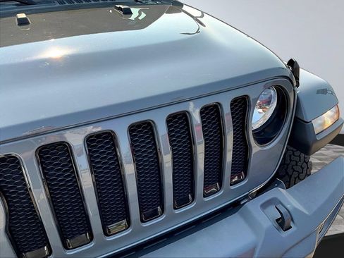 Used 2021 Jeep Wrangler Unlimited Sahara AWD/4WD image 35