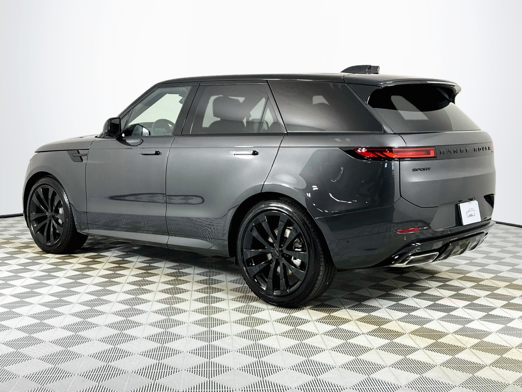 New 2027 Land Rover Range Rover Sport Dynamic SE AWD/4WD image 7