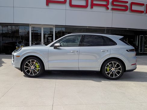 New 2026 Porsche Cayenne E-Hybrid image 2