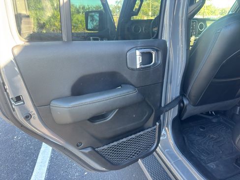 Used 2020 Jeep Wrangler Unlimited Sahara image 27