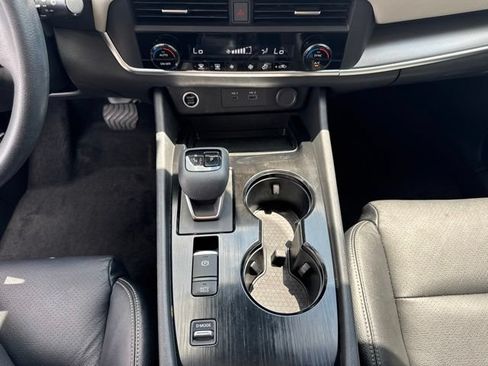 Used 2023 Nissan Rogue SV FWD image 12
