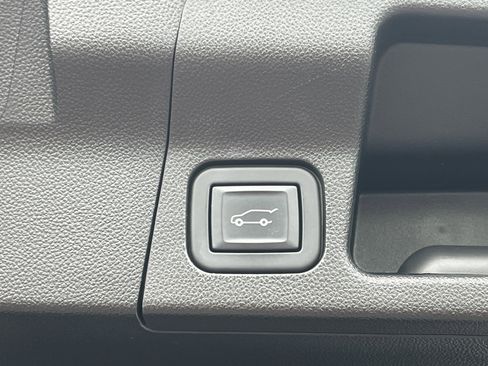 Used 2021 GMC Acadia Denali w/ Denali Technology Package FWD image 29