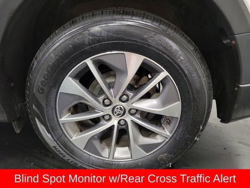Used 2017 Toyota RAV4 XLE w/ Convenience Package AWD/4WD image 10