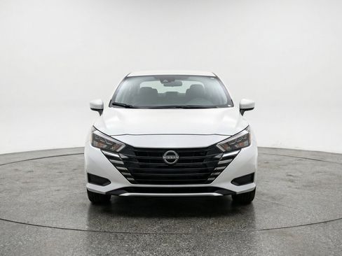 Used 2025 Nissan Versa SV FWD image 2