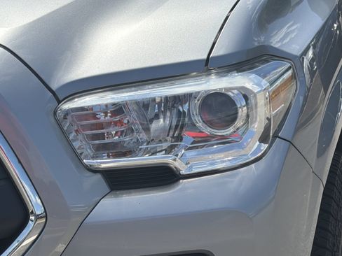 Used 2020 Toyota Tacoma SR5 RWD image 27