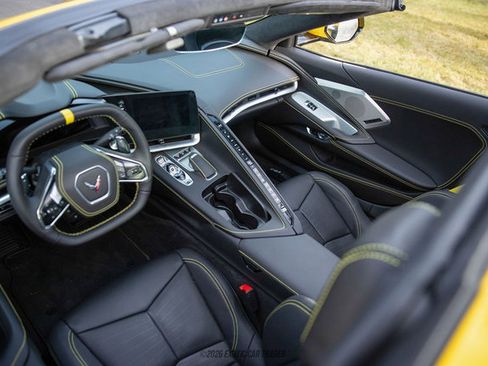 Used 2025 Chevrolet Corvette Stingray Premium Cpe w/ Z51 Performance Package image 75