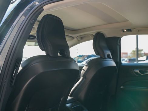 Used 2019 Volvo S60 T6 Momentum w/ Multimedia Package image 27