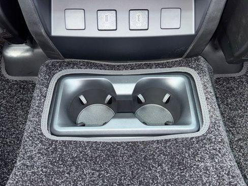 New 2026 Land Rover Defender 130 X-Dynamic SE AWD/4WD image 38