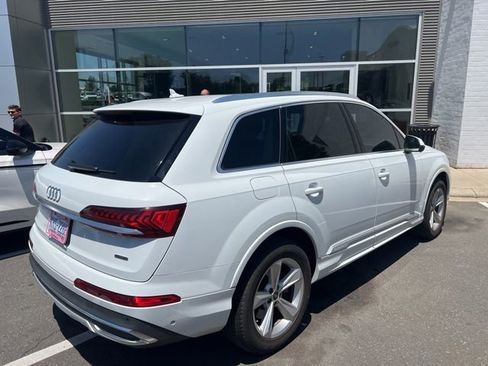 Used 2023 Audi Q7 2.0T Premium w/ Convenience Package AWD/4WD image 4