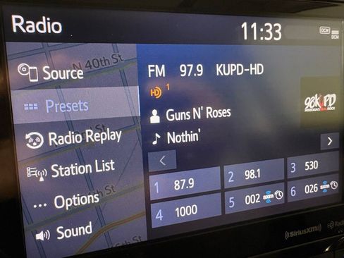 Used 2021 Toyota Highlander XLE image 27