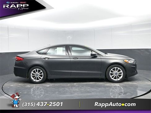 Used 2020 Ford Fusion SE image 3