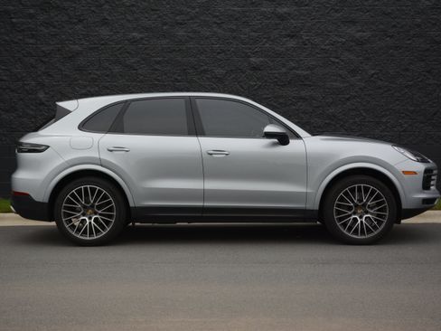 Certified 2023 Porsche Cayenne AWD/4WD image 8