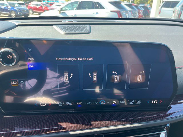 New 2027 Chevrolet Traverse RS w/ LPO, Floor Liner Package FWD image 34