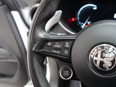 Used 2024 Alfa Romeo Stelvio Veloce image 21