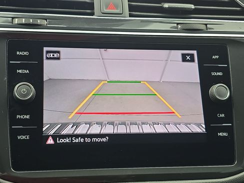 Used 2023 Volkswagen Tiguan SE FWD image 23