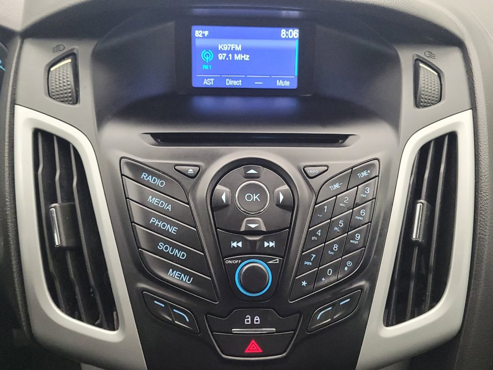 Used 2014 Ford Focus SE w/ SE Winter Package FWD image 25