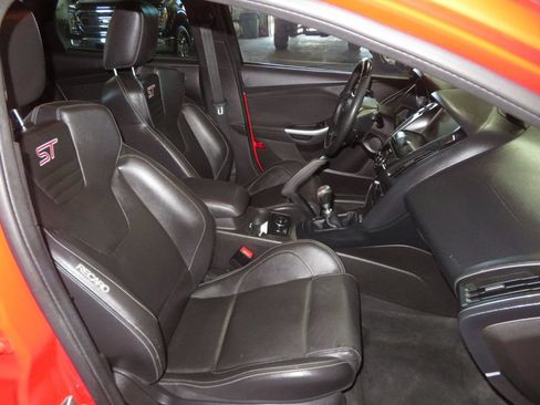 Used 2013 Ford Focus ST FWD image 33