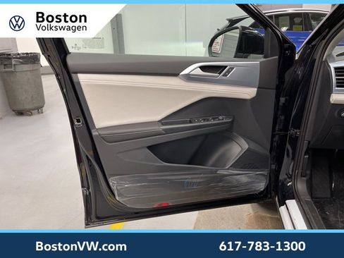 New 2026 Volkswagen Taos SE image 27