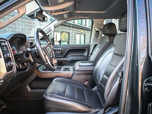 Used 2017 GMC Sierra 2500 Denali w/ Suspension Package, Off-Road image 8