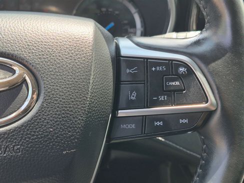Used 2021 Toyota Highlander Platinum AWD/4WD image 19
