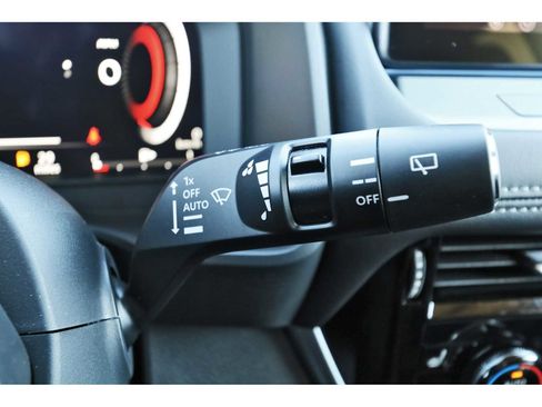 Used 2025 Nissan Rogue SL w/ Tech Package image 18