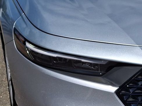 Certified 2025 Honda Accord LX image 9