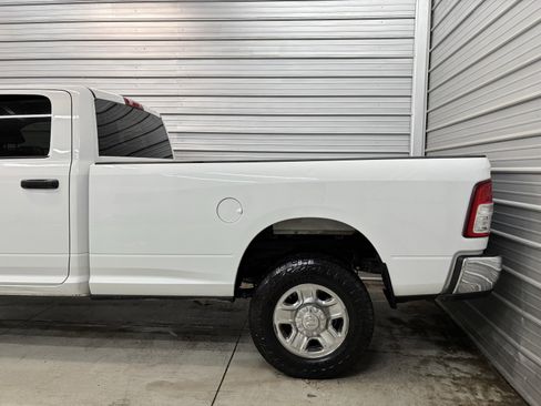 Used 2022 RAM 2500 Tradesman w/ Chrome Appearance Group image 5