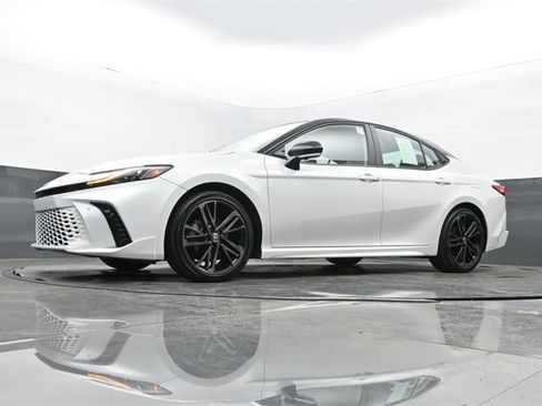 Used 2025 Toyota Camry XSE w/ Premium Plus Package image 27