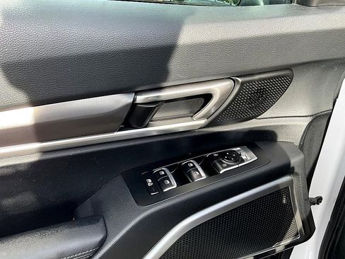 Used 2023 Kia Telluride LX image 12