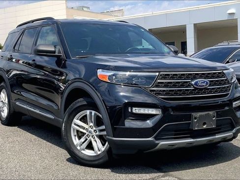 Used 2020 Ford Explorer XLT w/ Equipment Group 202A AWD/4WD image 1